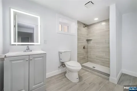 252 Keer Avenue Newark NJ 07112