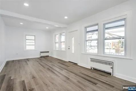 252 Keer Avenue Newark NJ 07112