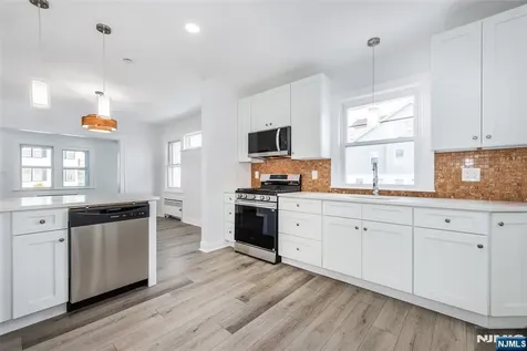 252 Keer Avenue Newark NJ 07112