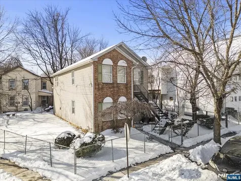 17 Holsman Street Paterson NJ 07522
