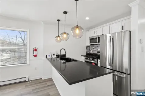 17 Holsman Street Paterson NJ 07522