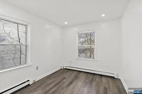 17 Holsman Street Paterson NJ 07522