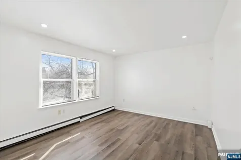 17 Holsman Street Paterson NJ 07522