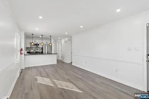 17 Holsman Street Paterson NJ 07522