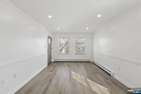 17 Holsman Street Paterson NJ 07522