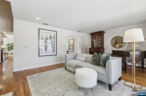 369 W Saddle River Road Upper Saddle River NJ 07458