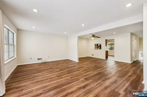 1075 Ash Drive Mahwah NJ 07430