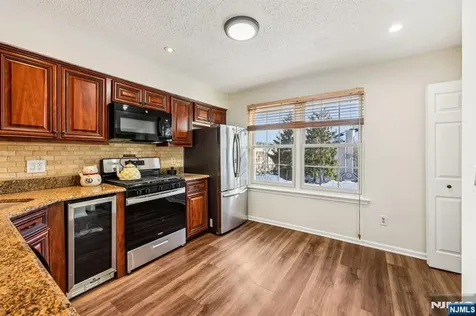 1075 Ash Drive Mahwah NJ 07430