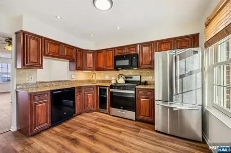 1075 Ash Drive Mahwah NJ 07430