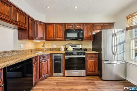 1075 Ash Drive Mahwah NJ 07430