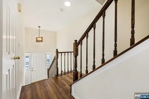 1075 Ash Drive Mahwah NJ 07430