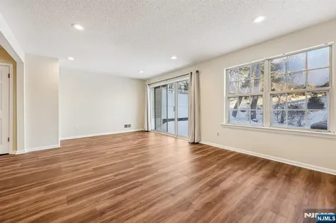 1075 Ash Drive Mahwah NJ 07430