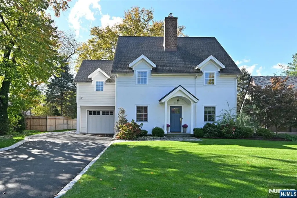 244 Ackerman Avenue Ho-ho-kus NJ 07423