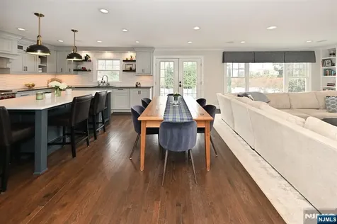 244 Ackerman Avenue Ho-ho-kus NJ 07423
