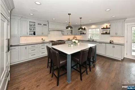 244 Ackerman Avenue Ho-ho-kus NJ 07423