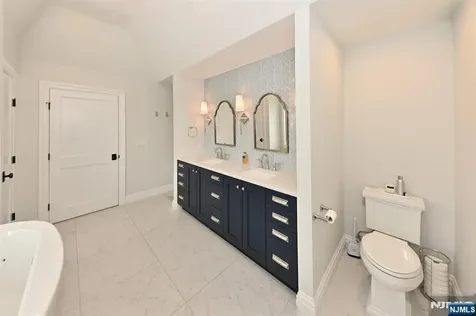 244 Ackerman Avenue Ho-ho-kus NJ 07423