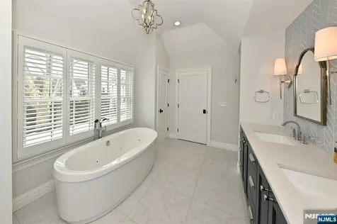 244 Ackerman Avenue Ho-ho-kus NJ 07423