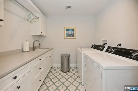 244 Ackerman Avenue Ho-ho-kus NJ 07423