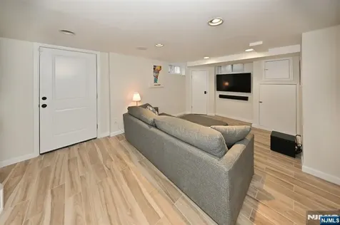 244 Ackerman Avenue Ho-ho-kus NJ 07423