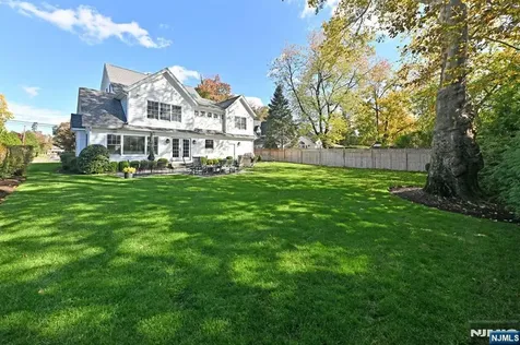 244 Ackerman Avenue Ho-ho-kus NJ 07423