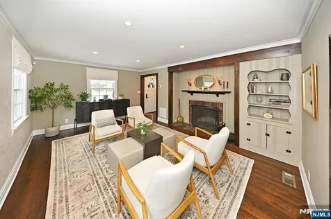 244 Ackerman Avenue Ho-ho-kus NJ 07423