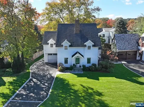 244 Ackerman Avenue Ho-ho-kus NJ 07423