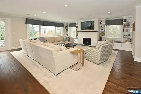 244 Ackerman Avenue Ho-ho-kus NJ 07423