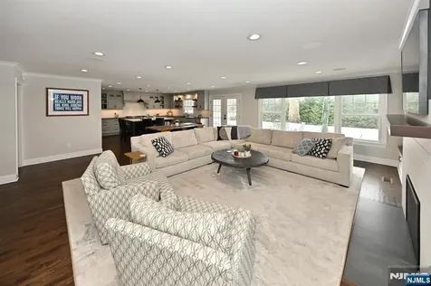 244 Ackerman Avenue Ho-ho-kus NJ 07423