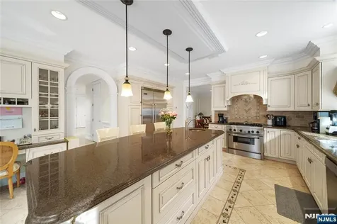 21 Priscilla Lane Englewood Cliffs NJ 07632