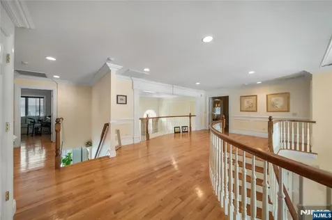 21 Priscilla Lane Englewood Cliffs NJ 07632