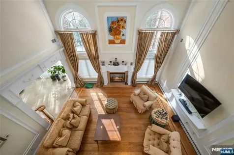 21 Priscilla Lane Englewood Cliffs NJ 07632