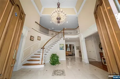 21 Priscilla Lane Englewood Cliffs NJ 07632