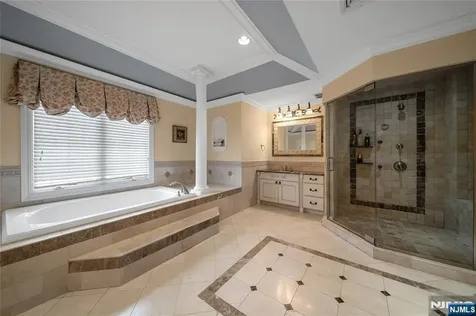 21 Priscilla Lane Englewood Cliffs NJ 07632