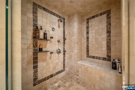 21 Priscilla Lane Englewood Cliffs NJ 07632