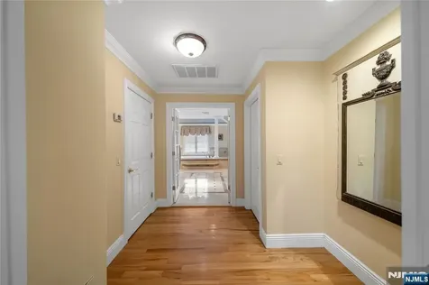 21 Priscilla Lane Englewood Cliffs NJ 07632