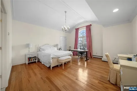 21 Priscilla Lane Englewood Cliffs NJ 07632