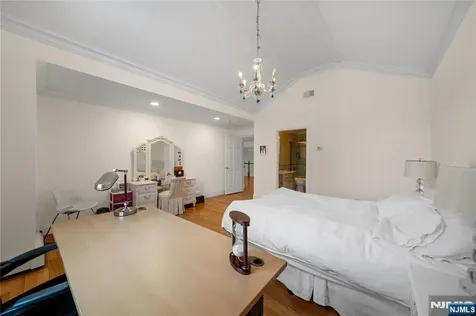 21 Priscilla Lane Englewood Cliffs NJ 07632