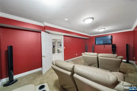 21 Priscilla Lane Englewood Cliffs NJ 07632