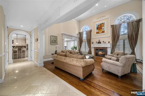 21 Priscilla Lane Englewood Cliffs NJ 07632