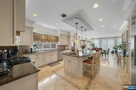 21 Priscilla Lane Englewood Cliffs NJ 07632