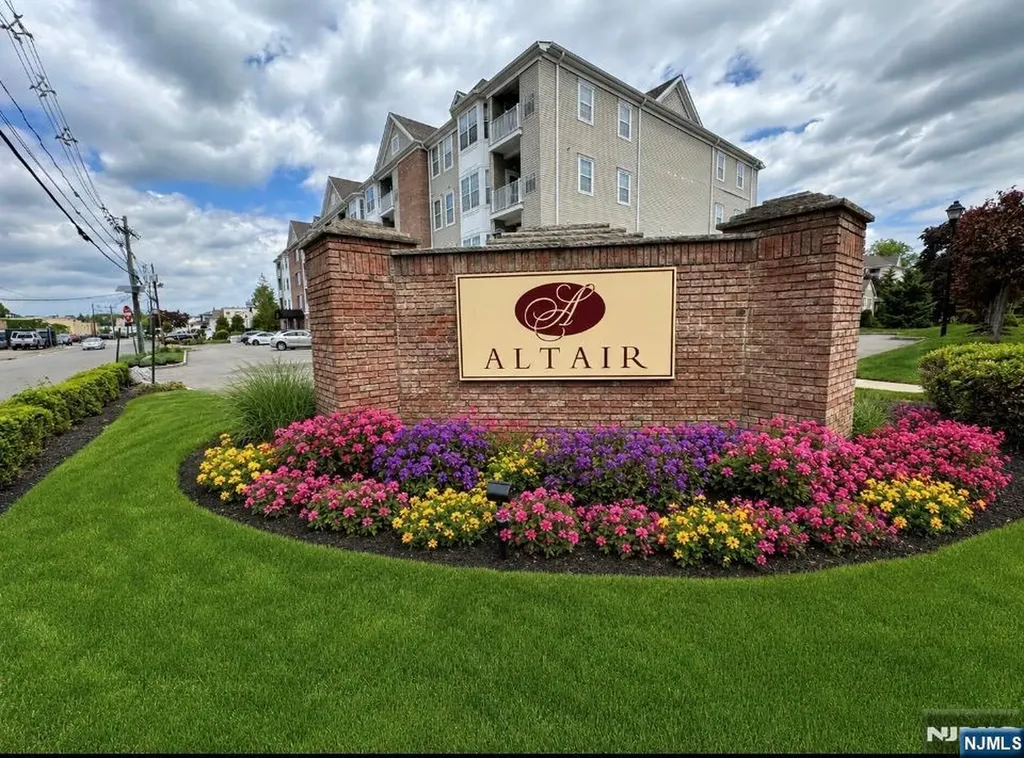 523 Bushes Lane Elmwood Park NJ 07407