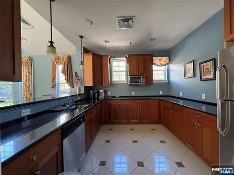 523 Bushes Lane Elmwood Park NJ 07407