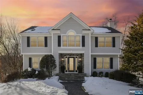 130 Tamboer Drive North Haledon NJ 07508