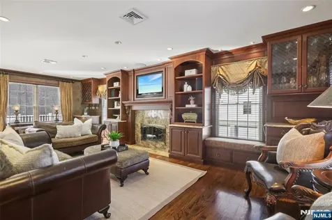 130 Tamboer Drive North Haledon NJ 07508