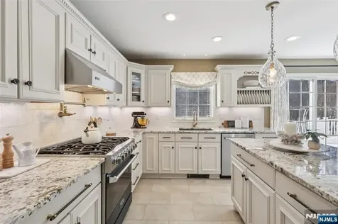 130 Tamboer Drive North Haledon NJ 07508