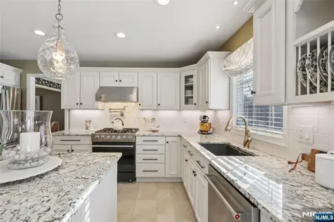 130 Tamboer Drive North Haledon NJ 07508