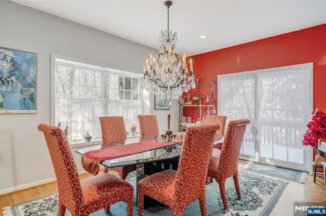 15 Paradise Place Roseland NJ 07068