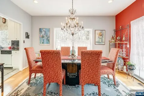 15 Paradise Place Roseland NJ 07068