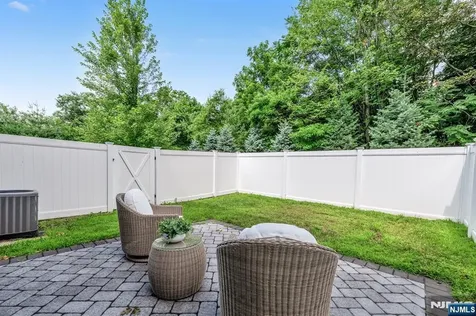 24 Gabriel Court Paramus NJ 07652