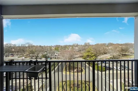 5 Horizon Fort Lee NJ 07024
